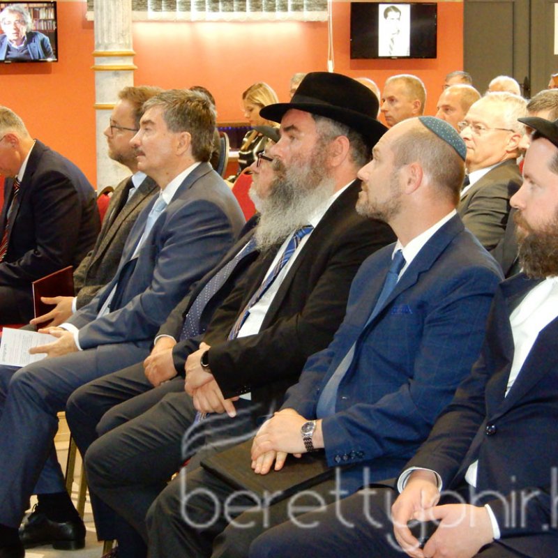 Átadták a felújított zsinagógát 33